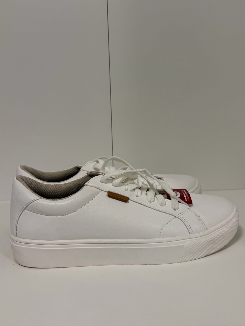Dr. Scholl’s women’s white sneakers size 8.5